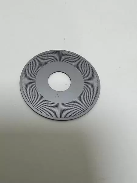 การตัดซิลิคอนเวเฟอร์ด้วยเลเซอร์วอเตอร์เจ็ทสำหรับการสร้างพื้นผิวขนาดเล็ก